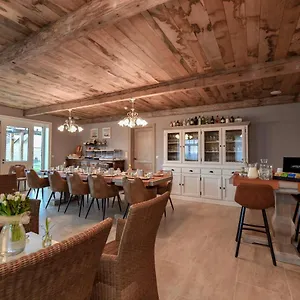 De Waeterhoeve 4* Snaaskerke